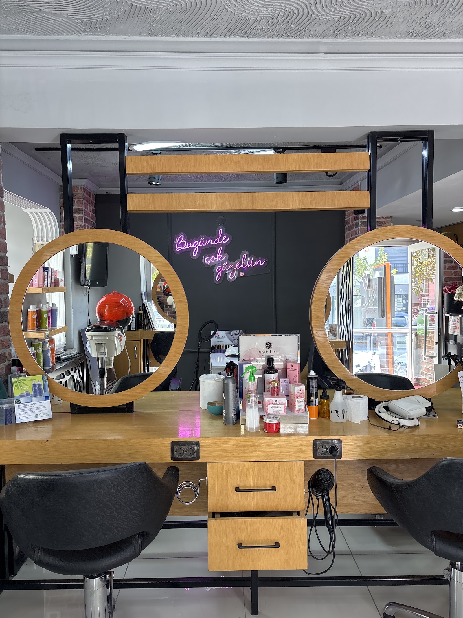 Ayşe Gülcü Hair Make up