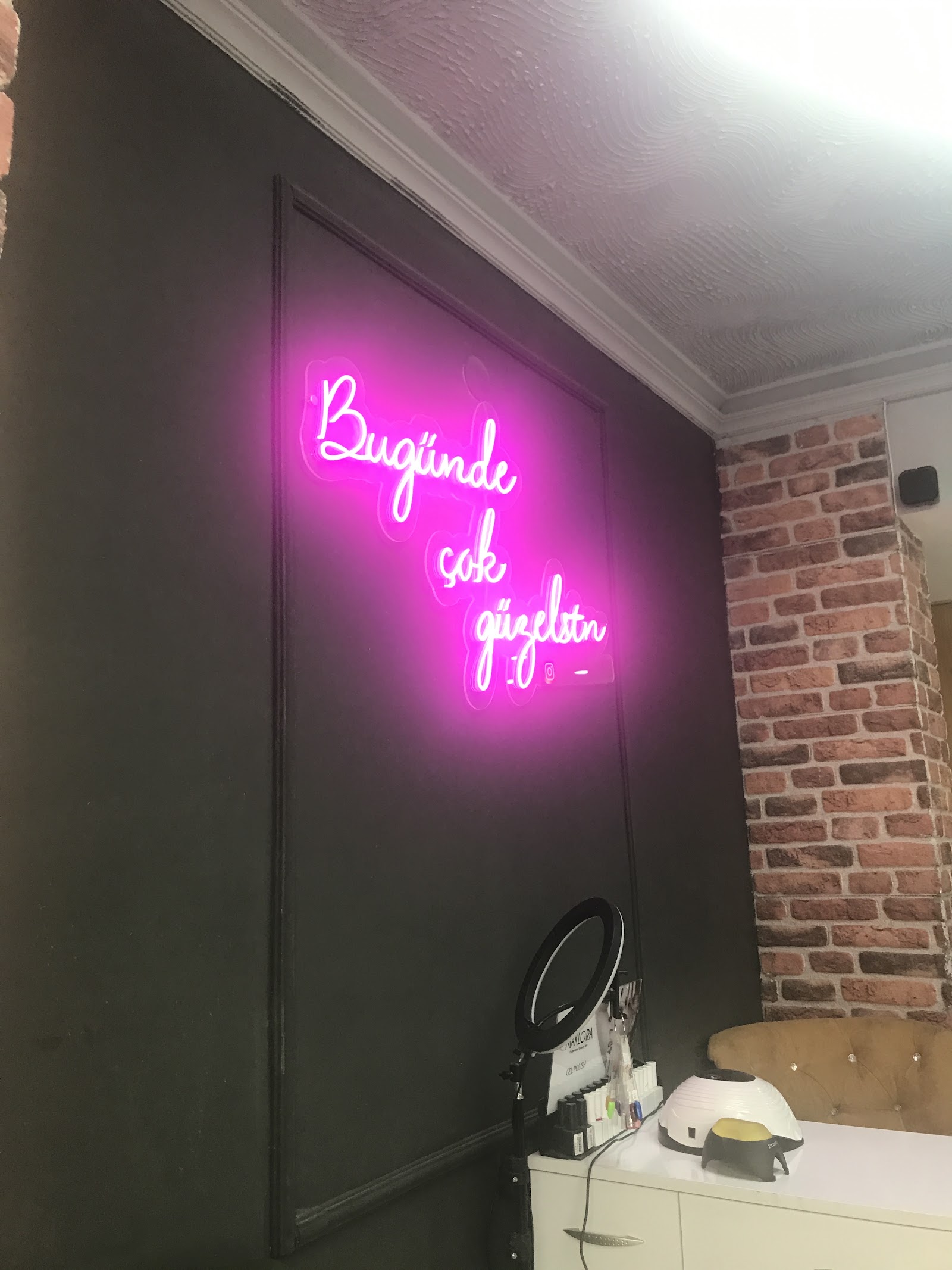 Ayşe Gülcü Hair Make Up kır düğünü mekanı — Karesi