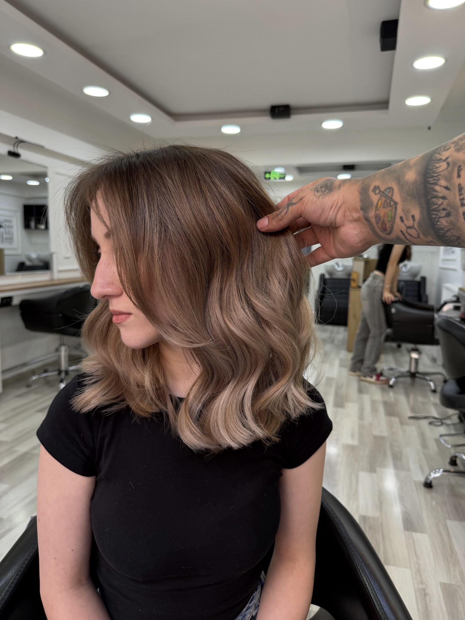 Kuaför Gümüşlü Saçlar | Boya & Ombre | Saç Kesimi | Keratin Bakım | Güzellik Salonu