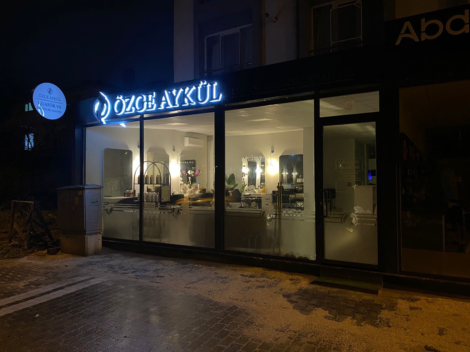 Özge Aykül Kuaför ve Güzellik Salonu