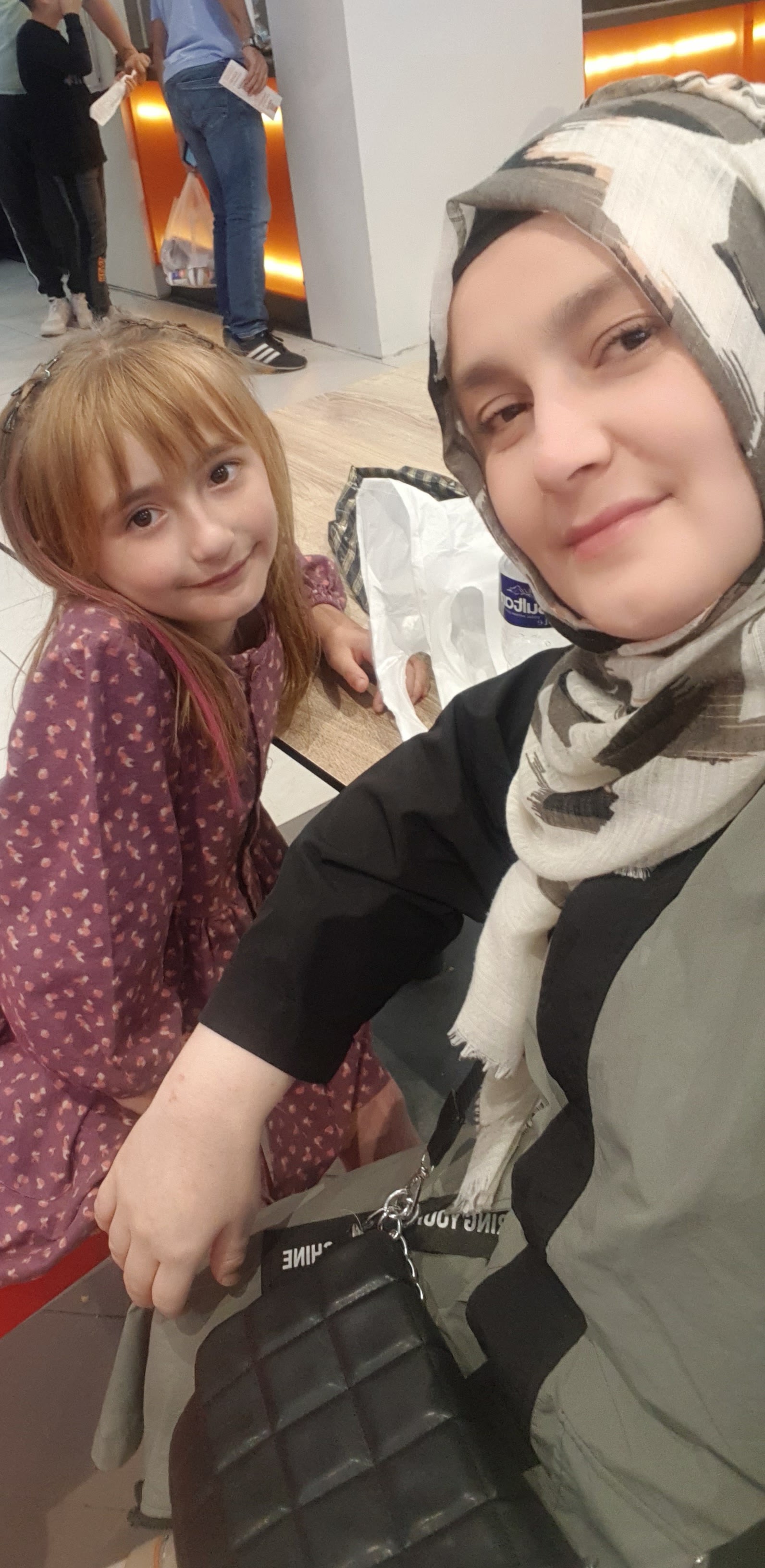 Saç Dünyası Burcum Kuaför kır düğünü mekanı — Altıeylül